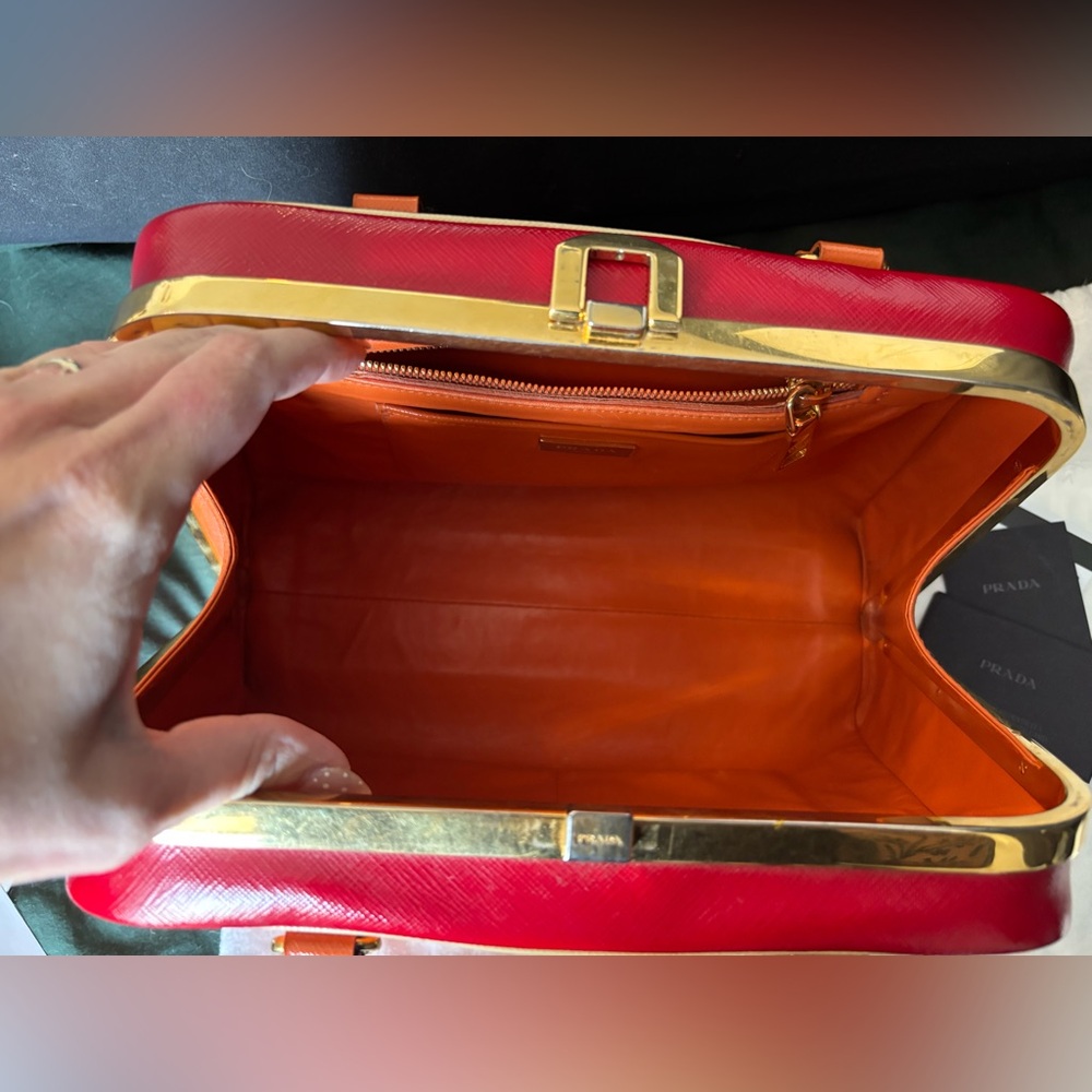 PRADA | RARE Limited Edition Papaya and Rosso Saffiano Vernice Pyramid Frame Bag - Picture 14 of 16
